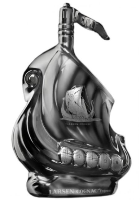 Larsen Konyak Platinum Fine Champagne Ezüsthajó 0,7l DD.